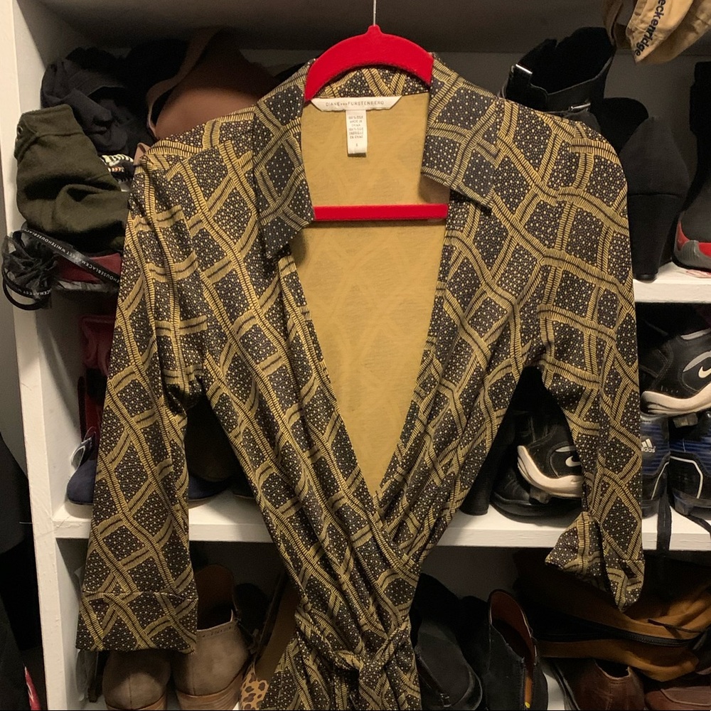 Chic Diane von Furstenburg Wrap Dress size 6
